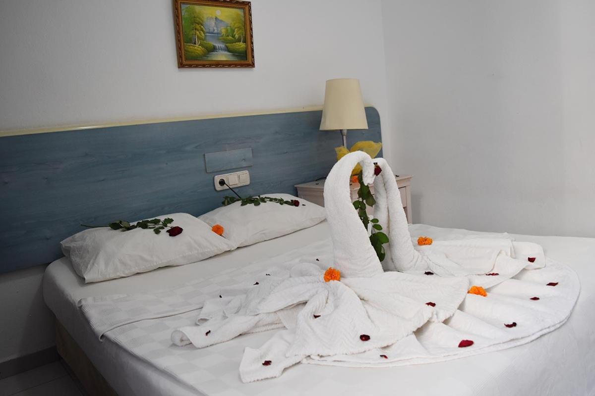 Ares Hotel Kemer Quarto foto